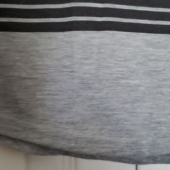 Style 5 "Fearless" Crop Top Grey Long Sleeves Sz Small - Picture 3 of 7